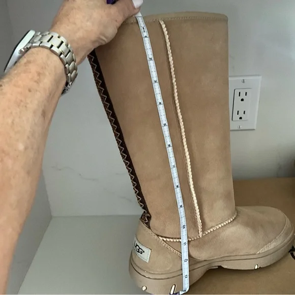 NEW IN BOX WOMENS UGG ULTIMATE TALL BRAID BOOTS SIZE 8 IN CAMEL COLOR - Picture 5 of 5